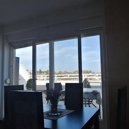 Apartman Dona شقة *